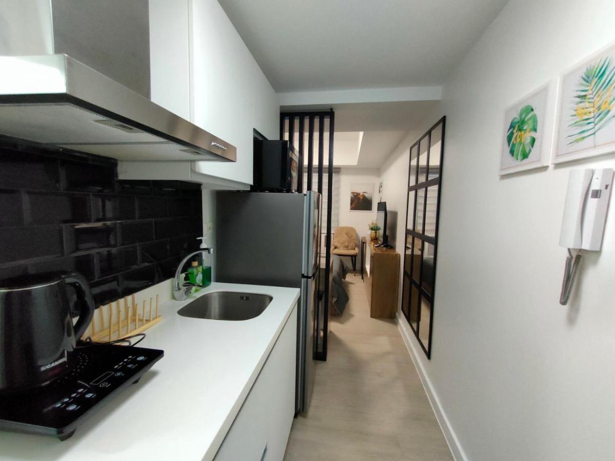 The Aces Crib At Azure North Pampanga Aparthotel Exterior photo