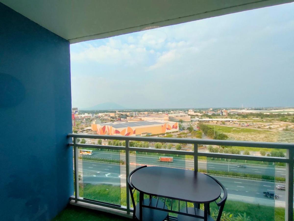 The Aces Crib At Azure North Pampanga Aparthotel Exterior photo