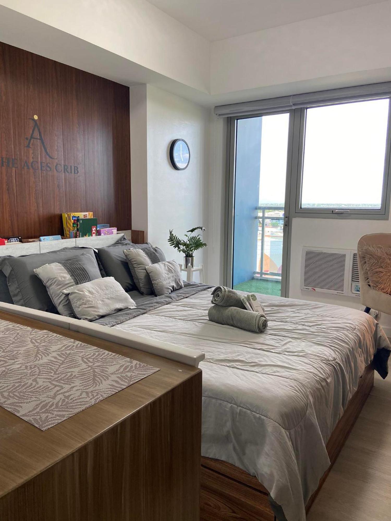 The Aces Crib At Azure North Pampanga Aparthotel Exterior photo